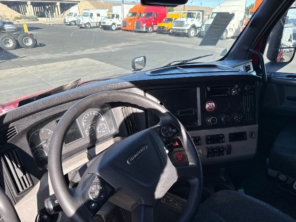 Sleeper Tractor-Heavy Duty Tractors-Freightliner-2021-T12664ST-Phoenix-AZ-672,917\n\t\tmiles-$ 49,500 - Image 10