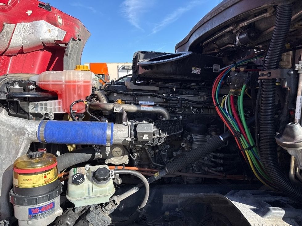 Sleeper Tractor-Heavy Duty Tractors-Freightliner-2021-T12664ST-Phoenix-AZ-672,917\n\t\tmiles-$ 49,500 - Image 20