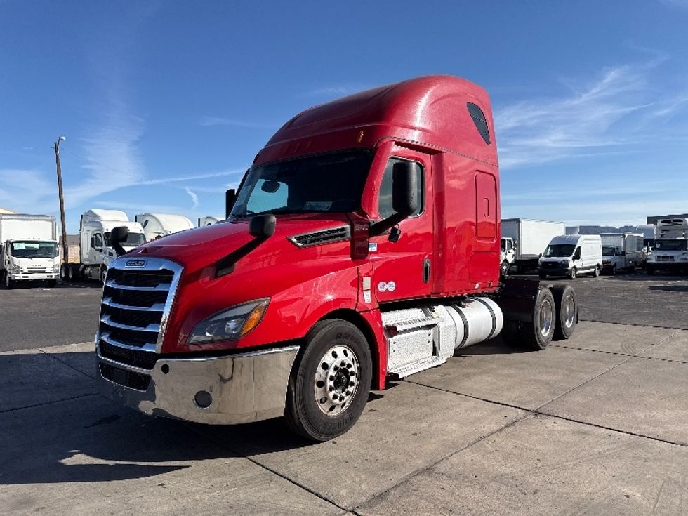 Sleeper Tractor-Heavy Duty Tractors-Freightliner-2021-T12664ST-Phoenix-AZ-672,917\n\t\tmiles-$ 49,500 - Image 3