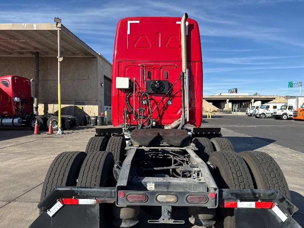 Sleeper Tractor-Heavy Duty Tractors-Freightliner-2021-T12664ST-Phoenix-AZ-672,917\n\t\tmiles-$ 49,500 - Image 6