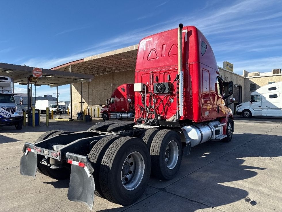 Sleeper Tractor-Heavy Duty Tractors-Freightliner-2021-T12664ST-Phoenix-AZ-672,917\n\t\tmiles-$ 49,500 - Image 7