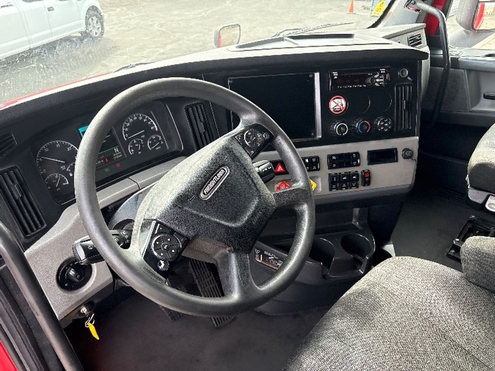 Sleeper Tractor-Heavy Duty Tractors-Freightliner-2021-T12664ST-Phoenix-AZ-673,542\n\t\tmiles-$ 49,500 - Image 10