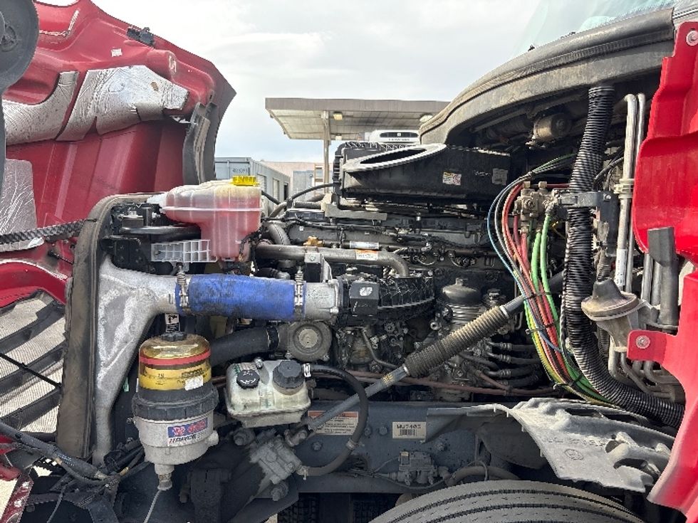 Sleeper Tractor-Heavy Duty Tractors-Freightliner-2021-T12664ST-Phoenix-AZ-673,542\n\t\tmiles-$ 49,500 - Image 21