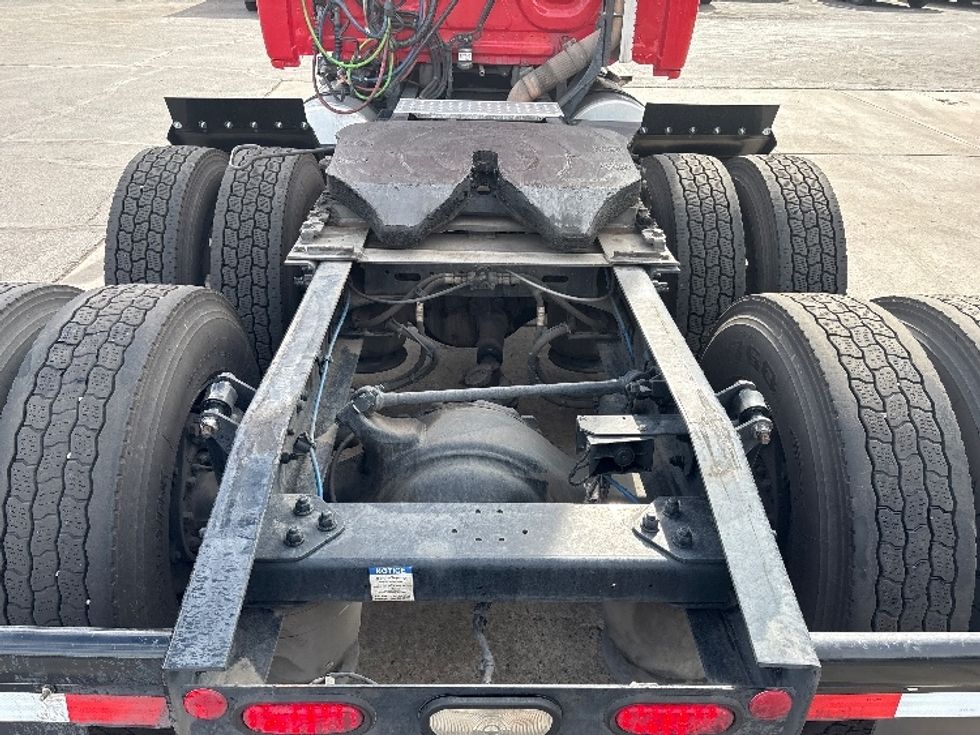 Sleeper Tractor-Heavy Duty Tractors-Freightliner-2021-T12664ST-Phoenix-AZ-673,542\n\t\tmiles-$ 49,500 - Image 6