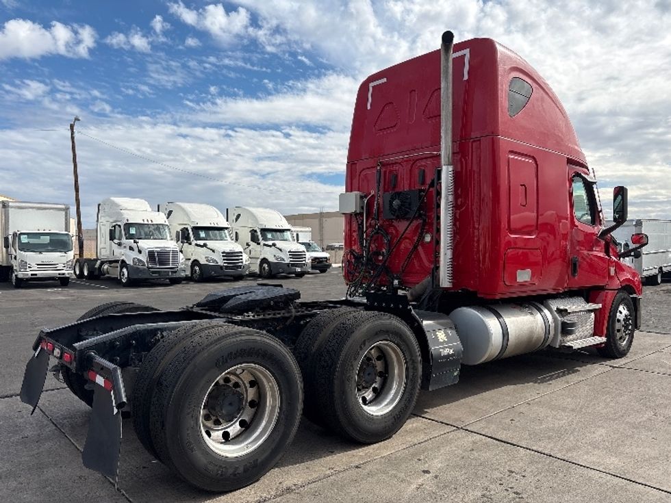 Sleeper Tractor-Heavy Duty Tractors-Freightliner-2021-T12664ST-Phoenix-AZ-673,542\n\t\tmiles-$ 49,500 - Image 7