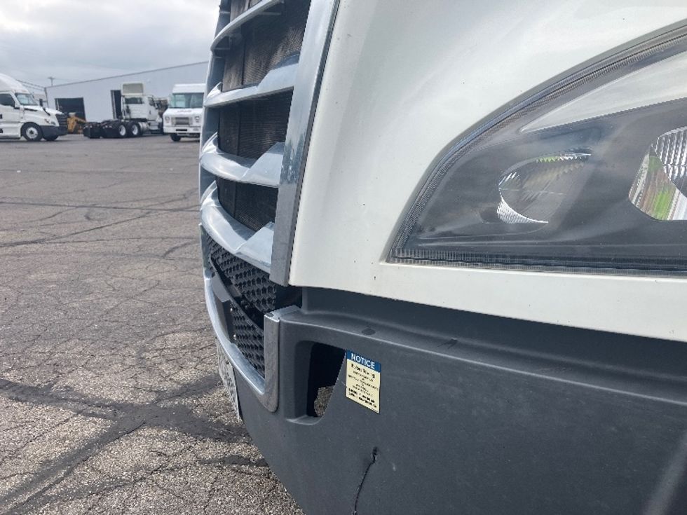 Sleeper Tractor-Heavy Duty Tractors-Freightliner-2021-T12664ST-Piqua-OH-311,917\n\t\tmiles-$ 85,750 - Image 24