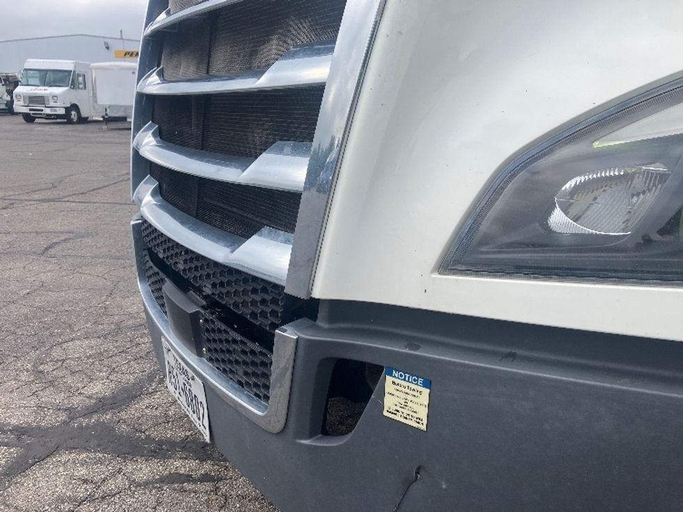 Sleeper Tractor-Heavy Duty Tractors-Freightliner-2021-T12664ST-Piqua-OH-311,917\n\t\tmiles-$ 85,750 - Image 25