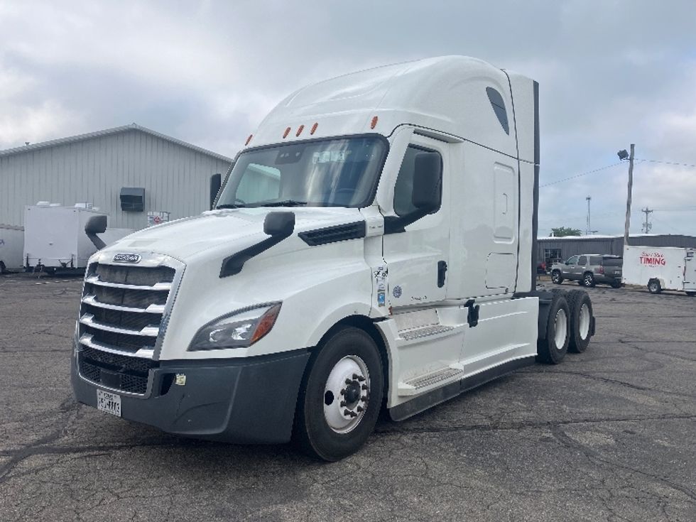 Sleeper Tractor-Heavy Duty Tractors-Freightliner-2021-T12664ST-Piqua-OH-311,917\n\t\tmiles-$ 85,750 - Image 3