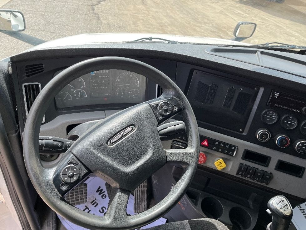 Sleeper Tractor-Heavy Duty Tractors-Freightliner-2021-T12664ST-Piqua-OH-368,841\n\t\tmiles-$ 68,000 - Image 11