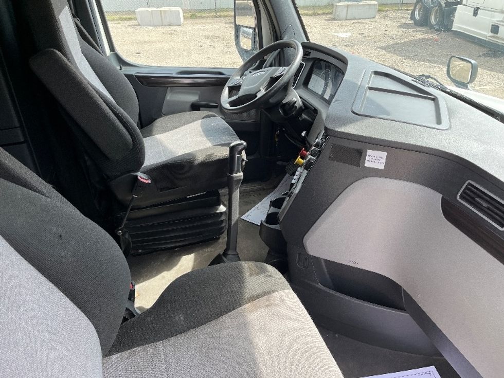 Sleeper Tractor-Heavy Duty Tractors-Freightliner-2021-T12664ST-Piqua-OH-368,841\n\t\tmiles-$ 68,000 - Image 15