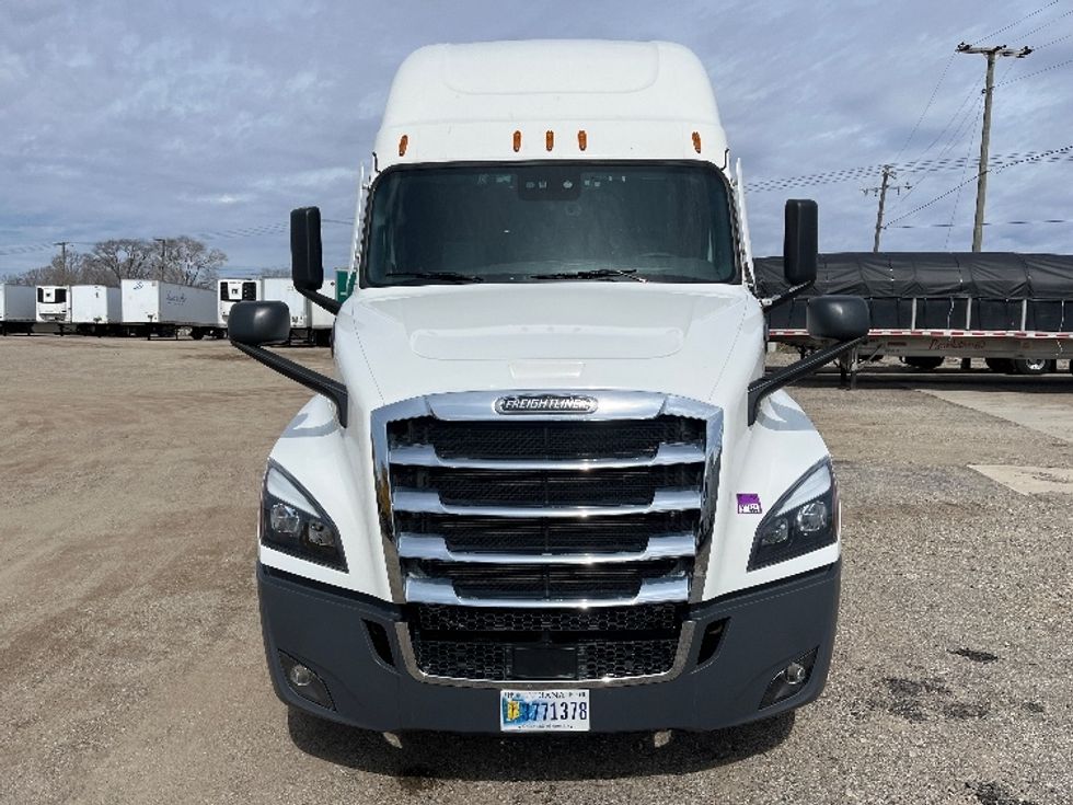 Sleeper Tractor-Heavy Duty Tractors-Freightliner-2021-T12664ST-Piqua-OH-368,841\n\t\tmiles-$ 68,000 - Image 2