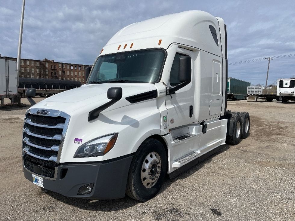 Sleeper Tractor-Heavy Duty Tractors-Freightliner-2021-T12664ST-Piqua-OH-368,841\n\t\tmiles-$ 68,000 - Image 3