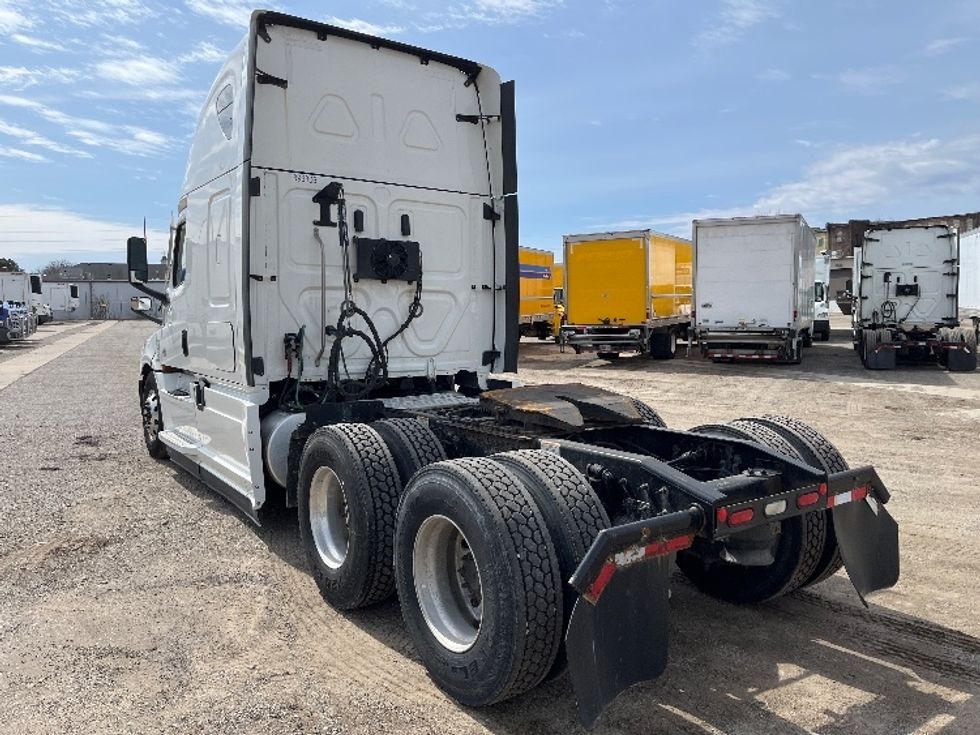 Sleeper Tractor-Heavy Duty Tractors-Freightliner-2021-T12664ST-Piqua-OH-368,841\n\t\tmiles-$ 68,000 - Image 5
