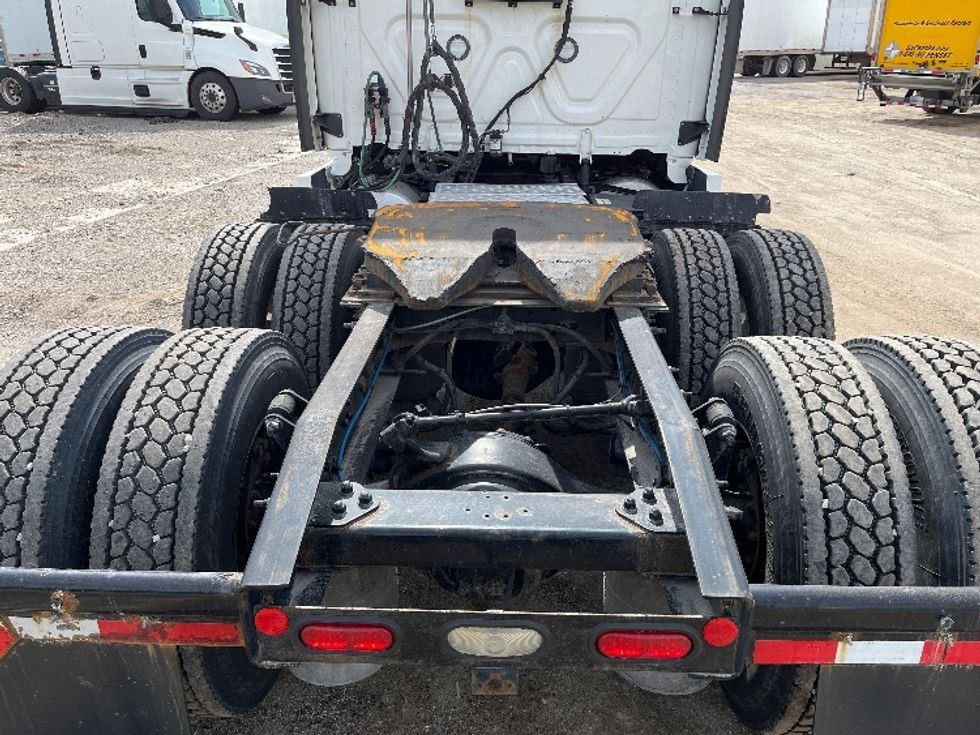 Sleeper Tractor-Heavy Duty Tractors-Freightliner-2021-T12664ST-Piqua-OH-368,841\n\t\tmiles-$ 68,000 - Image 6