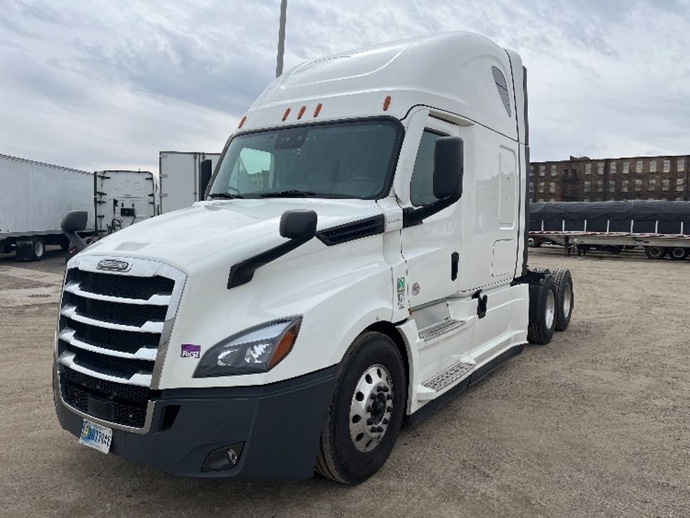 Sleeper Tractor-Heavy Duty Tractors-Freightliner-2021-T12664ST-Piqua-OH-538,683\n\t\tmiles-$ 53,250 - Image 3