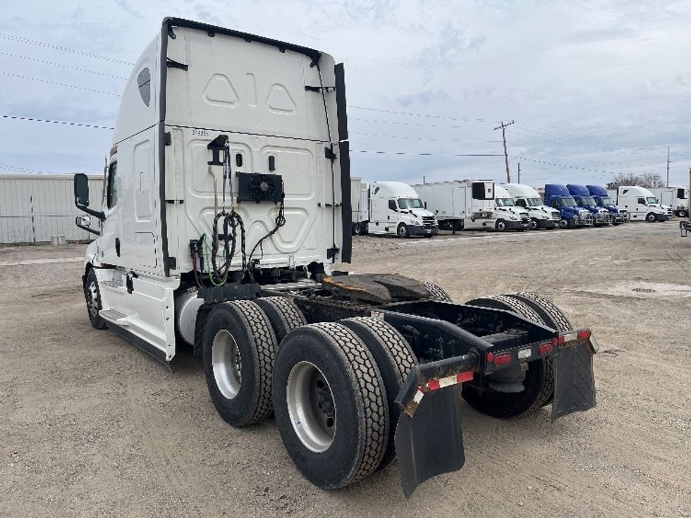 Sleeper Tractor-Heavy Duty Tractors-Freightliner-2021-T12664ST-Piqua-OH-538,683\n\t\tmiles-$ 53,250 - Image 5