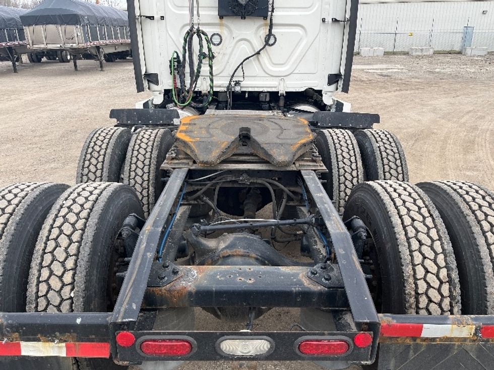 Sleeper Tractor-Heavy Duty Tractors-Freightliner-2021-T12664ST-Piqua-OH-538,683\n\t\tmiles-$ 53,250 - Image 6