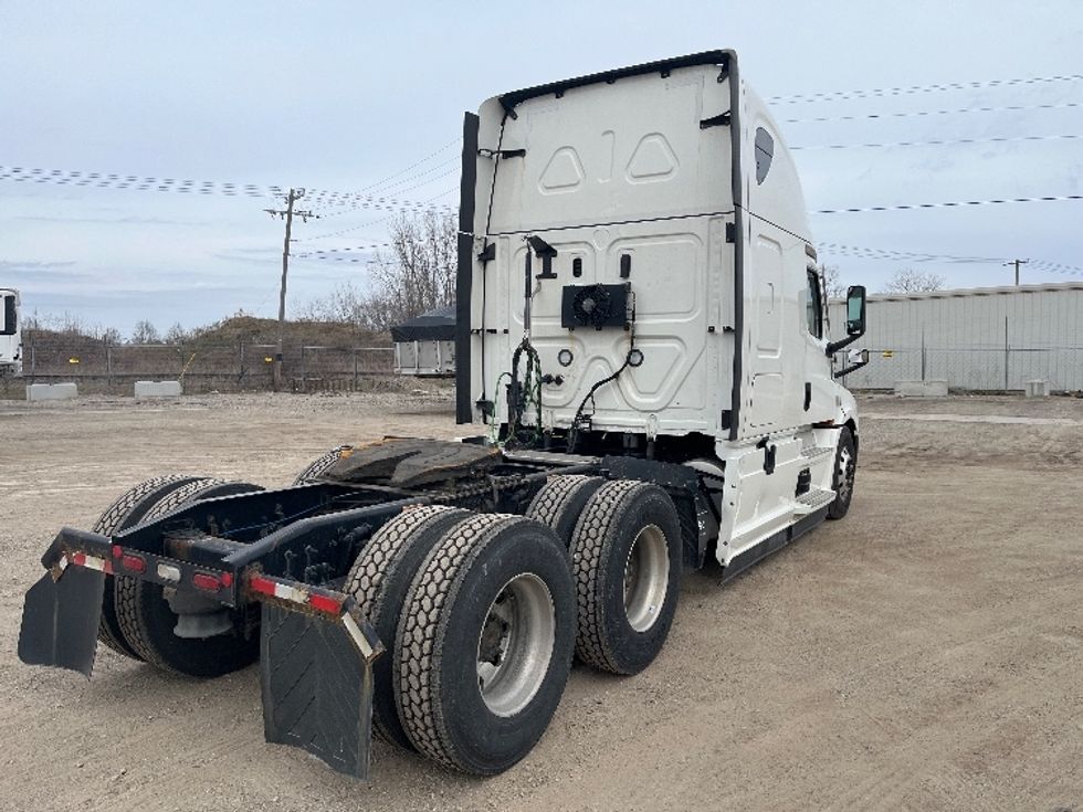 Sleeper Tractor-Heavy Duty Tractors-Freightliner-2021-T12664ST-Piqua-OH-538,683\n\t\tmiles-$ 53,250 - Image 7