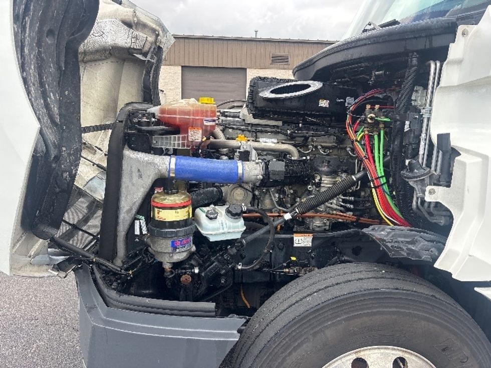 Sleeper Tractor-Heavy Duty Tractors-Freightliner-2021-T12664ST-Piqua-OH-596,695\n\t\tmiles-$ 50,500 - Image 21