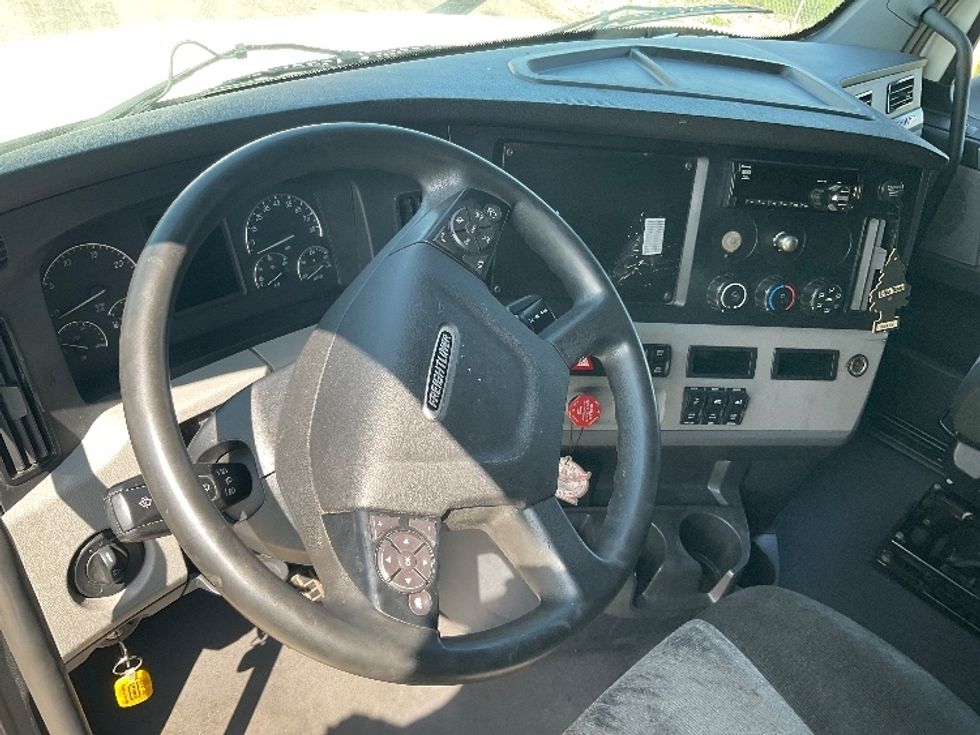 Sleeper Tractor-Heavy Duty Tractors-Freightliner-2021-T12664ST-Piqua-OH-744,873\n\t\tmiles-$ 50,000 - Image 10