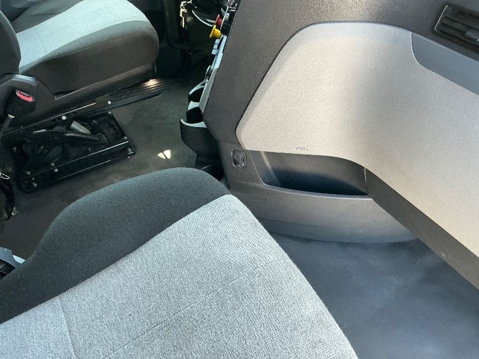 Sleeper Tractor-Heavy Duty Tractors-Freightliner-2021-T12664ST-Plant City-FL-445,786\n\t\tmiles-$ 68,750 - Image 15