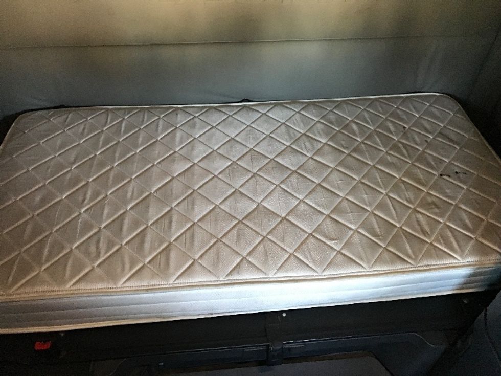 Sleeper Tractor-Heavy Duty Tractors-Freightliner-2021-T12664ST-Plant City-FL-445,786\n\t\tmiles-$ 68,750 - Image 17