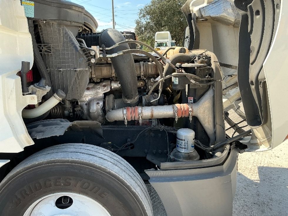 Sleeper Tractor-Heavy Duty Tractors-Freightliner-2021-T12664ST-Plant City-FL-445,786\n\t\tmiles-$ 68,750 - Image 20