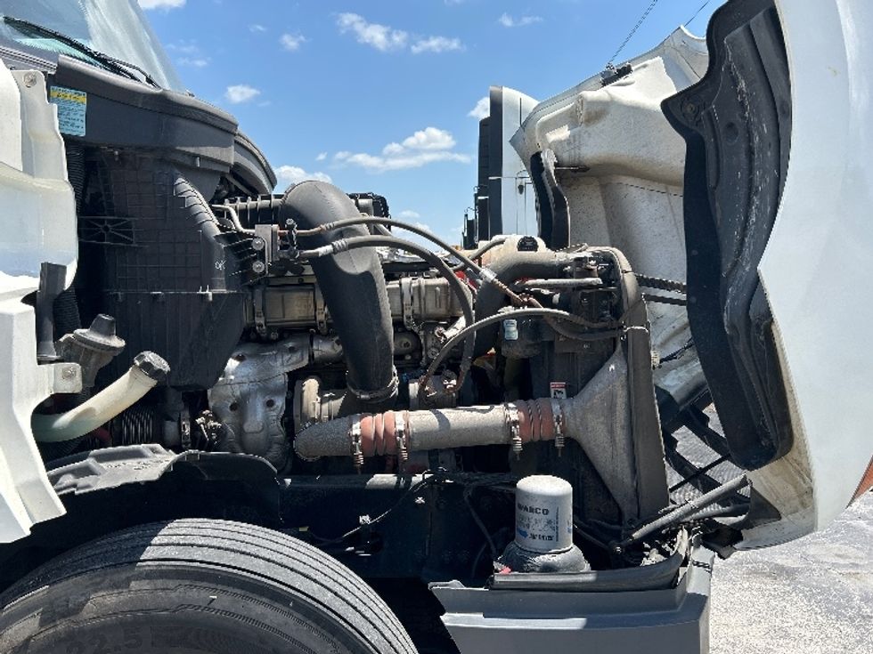 Sleeper Tractor-Heavy Duty Tractors-Freightliner-2021-T12664ST-Plant City-FL-589,605\n\t\tmiles-$ 56,500 - Image 20