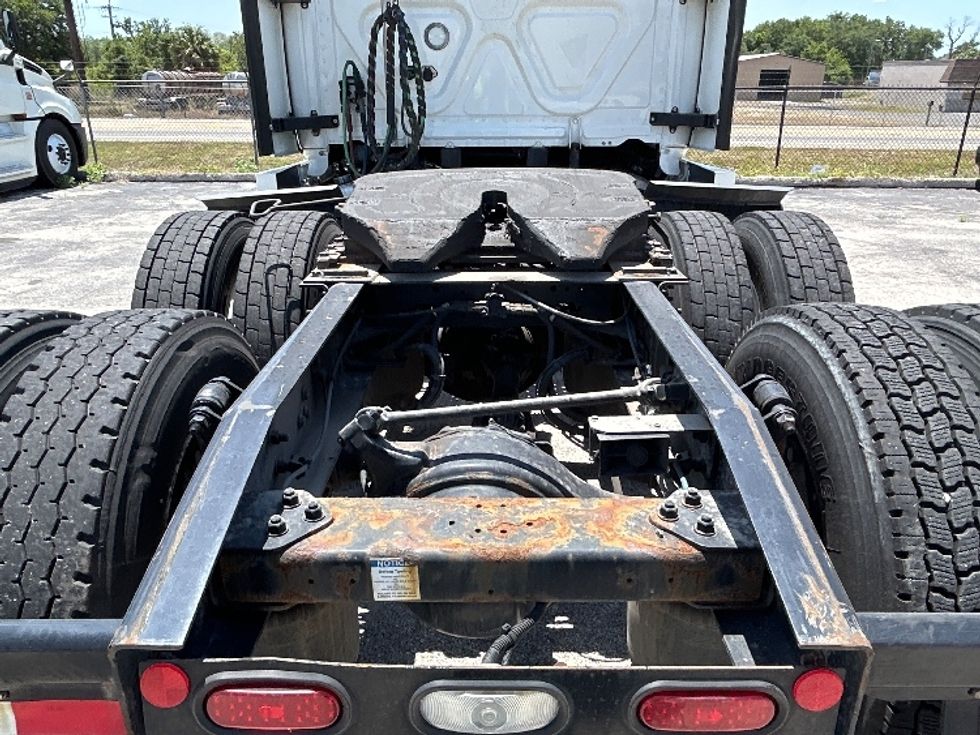 Sleeper Tractor-Heavy Duty Tractors-Freightliner-2021-T12664ST-Plant City-FL-589,605\n\t\tmiles-$ 56,500 - Image 6