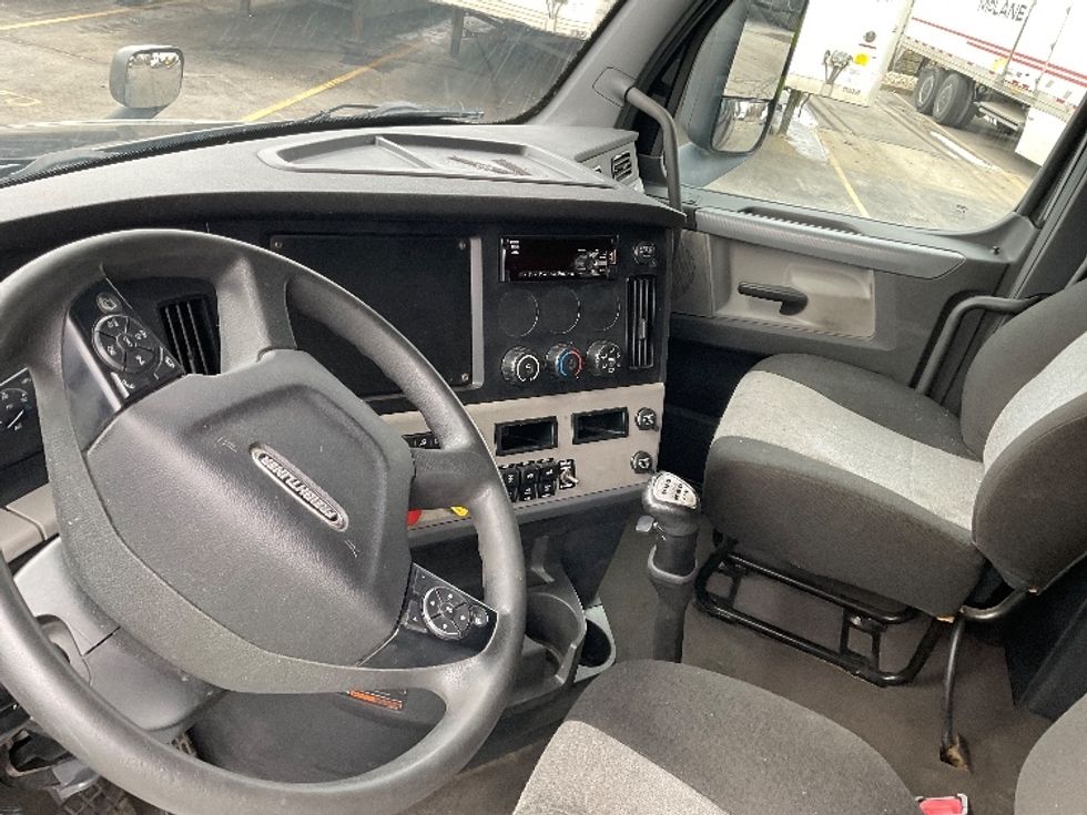 Sleeper Tractor-Heavy Duty Tractors-Freightliner-2021-T12664ST-Plymouth-MI-255,714\n\t\tmiles-$ 71,000 - Image 10