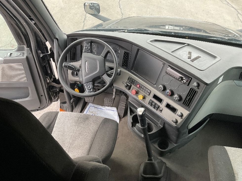 Sleeper Tractor-Heavy Duty Tractors-Freightliner-2021-T12664ST-Plymouth-MI-255,714\n\t\tmiles-$ 71,000 - Image 12