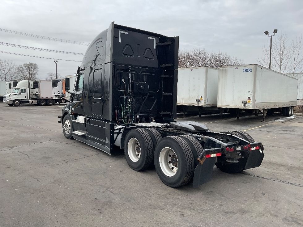 Sleeper Tractor-Heavy Duty Tractors-Freightliner-2021-T12664ST-Plymouth-MI-255,714\n\t\tmiles-$ 71,000 - Image 5