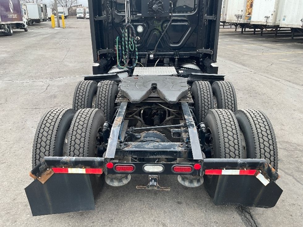 Sleeper Tractor-Heavy Duty Tractors-Freightliner-2021-T12664ST-Plymouth-MI-255,714\n\t\tmiles-$ 71,000 - Image 6