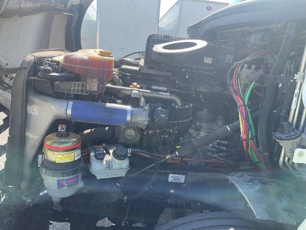 Sleeper Tractor-Heavy Duty Tractors-Freightliner-2021-T12664ST-Poplar Bluff-MO-489,268\n\t\tmiles-$ 66,500 - Image 21