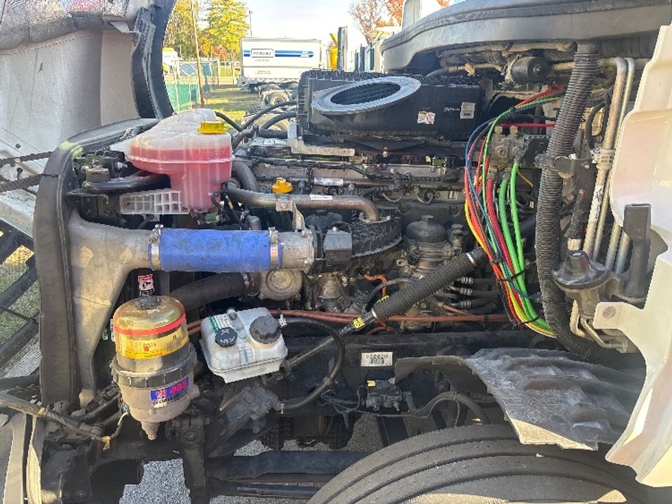 Sleeper Tractor-Heavy Duty Tractors-Freightliner-2021-T12664ST-Poplar Bluff-MO-513,247\n\t\tmiles-$ 63,500 - Image 20