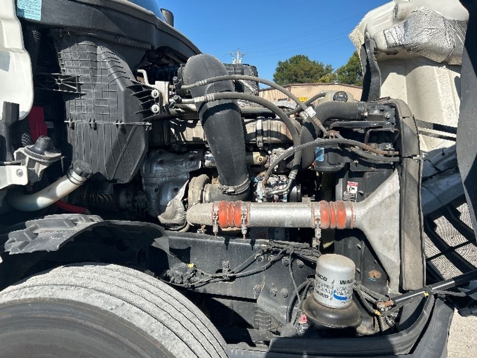 Sleeper Tractor-Heavy Duty Tractors-Freightliner-2021-T12664ST-Poplar Bluff-MO-561,622\n\t\tmiles-$ 59,250 - Image 20