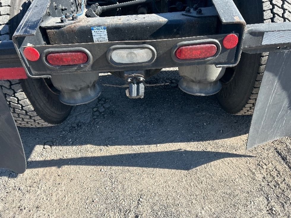 Sleeper Tractor-Heavy Duty Tractors-Freightliner-2021-T12664ST-Poplar Bluff-MO-561,622\n\t\tmiles-$ 59,250 - Image 23