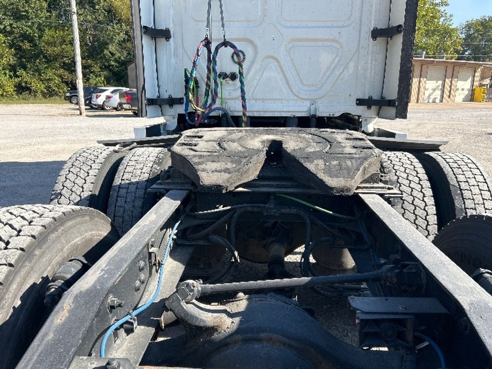 Sleeper Tractor-Heavy Duty Tractors-Freightliner-2021-T12664ST-Poplar Bluff-MO-561,622\n\t\tmiles-$ 59,250 - Image 6