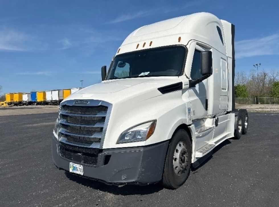 Sleeper Tractor-Heavy Duty Tractors-Freightliner-2021-T12664ST-Poplar Bluff-MO-565,229\n\t\tmiles-$ 60,250 - Image 3