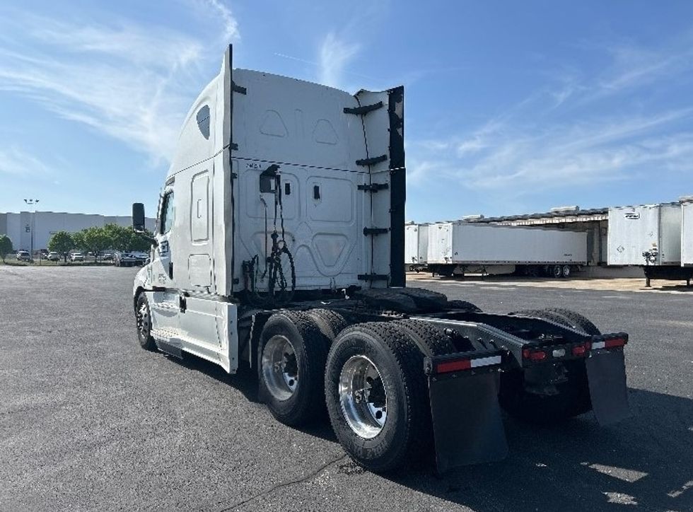 Sleeper Tractor-Heavy Duty Tractors-Freightliner-2021-T12664ST-Poplar Bluff-MO-565,229\n\t\tmiles-$ 60,250 - Image 5