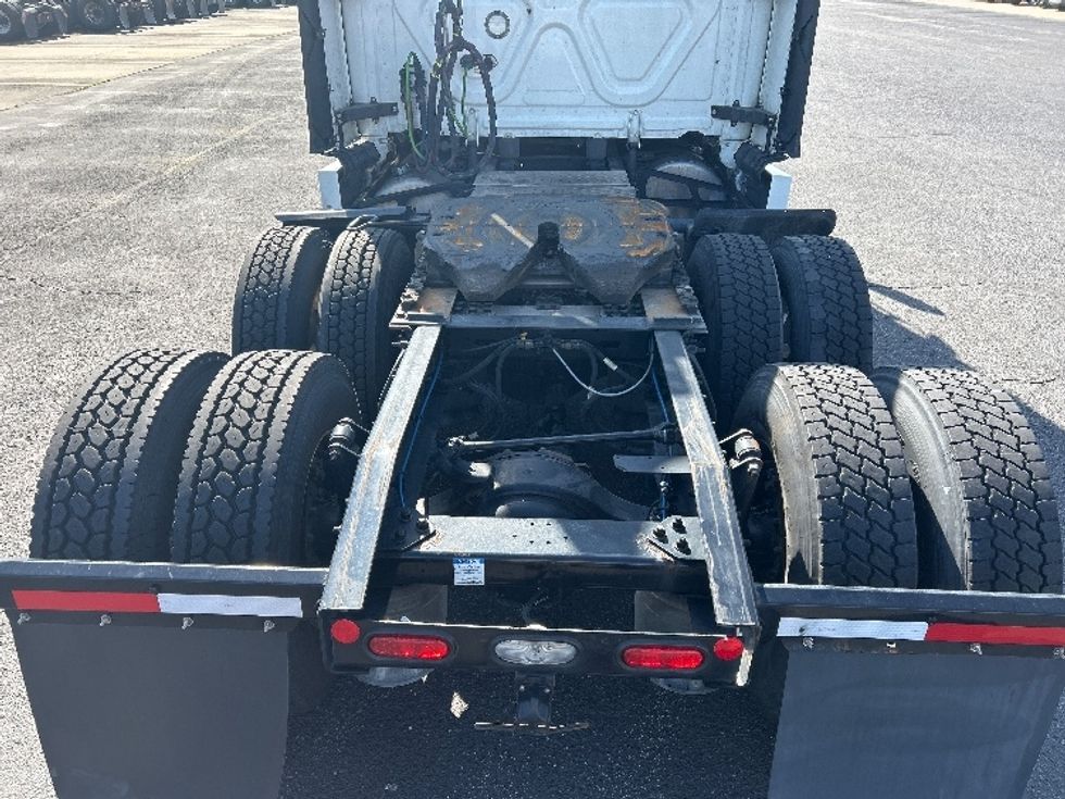 Sleeper Tractor-Heavy Duty Tractors-Freightliner-2021-T12664ST-Poplar Bluff-MO-565,229\n\t\tmiles-$ 60,250 - Image 6