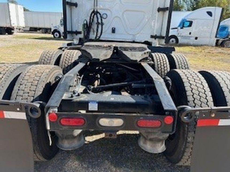 Sleeper Tractor-Heavy Duty Tractors-Freightliner-2021-T12664ST-Poplar Bluff-MO-608,686\n\t\tmiles-$ 52,250 - Image 6