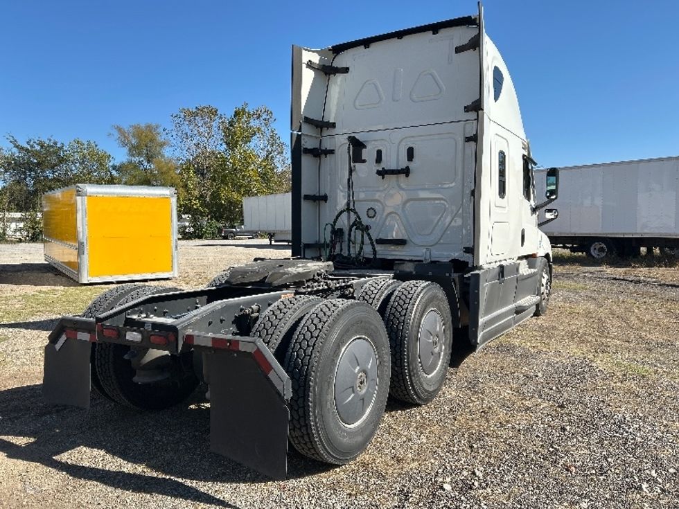 Sleeper Tractor-Heavy Duty Tractors-Freightliner-2021-T12664ST-Poplar Bluff-MO-622,585\n\t\tmiles-$ 52,750 - Image 7