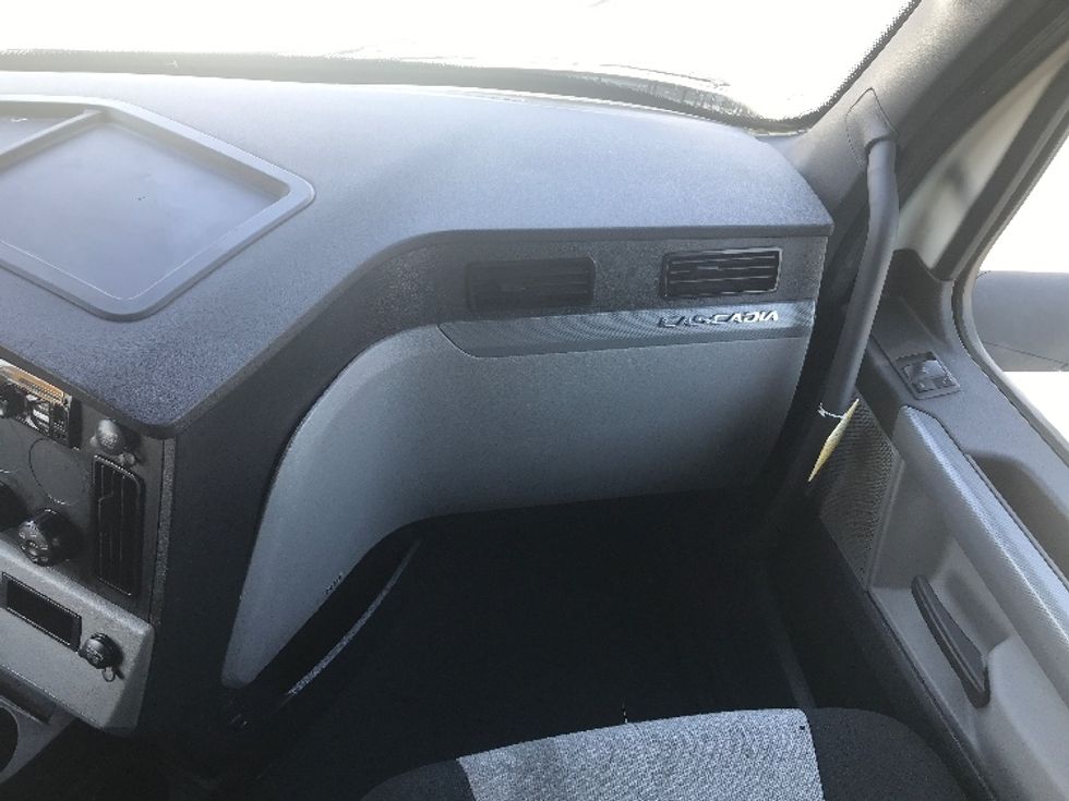 Sleeper Tractor-Heavy Duty Tractors-Freightliner-2021-T12664ST-Portland-OR-603,558\n\t\tmiles-$ 63,500 - Image 11