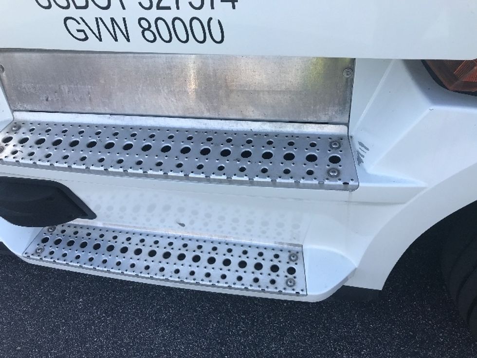 Sleeper Tractor-Heavy Duty Tractors-Freightliner-2021-T12664ST-Portland-OR-603,558\n\t\tmiles-$ 63,500 - Image 22