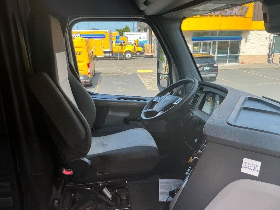 Sleeper Tractor-Heavy Duty Tractors-Freightliner-2021-T12664ST-Portland-OR-651,028\n\t\tmiles-$ 59,250 - Image 16