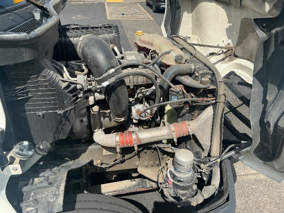 Sleeper Tractor-Heavy Duty Tractors-Freightliner-2021-T12664ST-Portland-OR-651,028\n\t\tmiles-$ 59,250 - Image 20