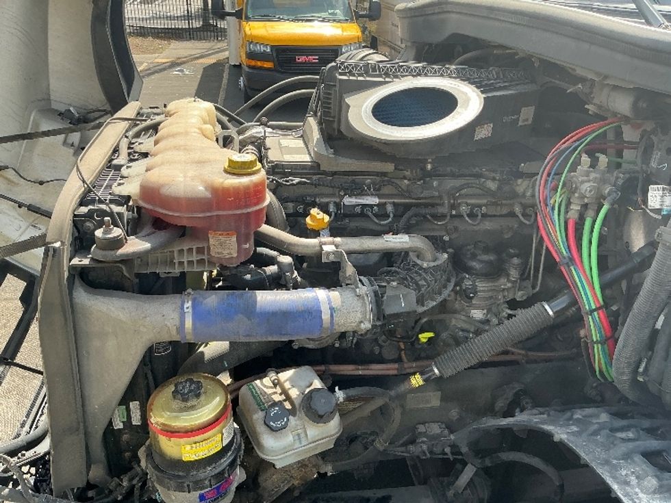 Sleeper Tractor-Heavy Duty Tractors-Freightliner-2021-T12664ST-Portland-OR-651,028\n\t\tmiles-$ 59,250 - Image 21