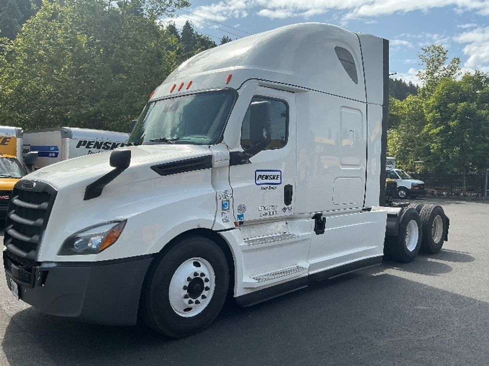 Sleeper Tractor-Heavy Duty Tractors-Freightliner-2021-T12664ST-Portland-OR-651,028\n\t\tmiles-$ 59,250 - Image 3