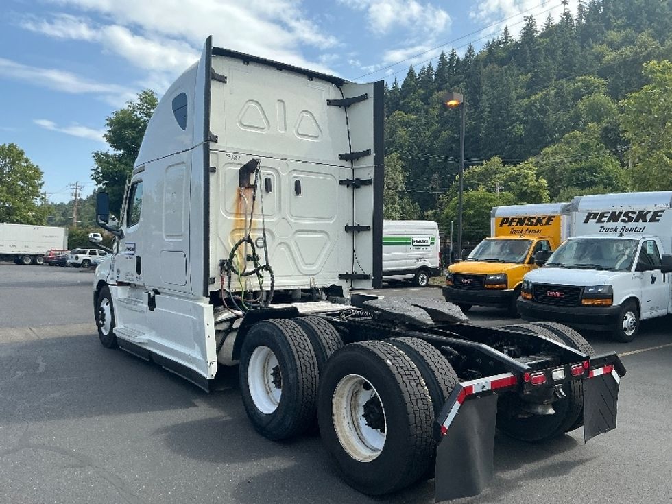 Sleeper Tractor-Heavy Duty Tractors-Freightliner-2021-T12664ST-Portland-OR-651,028\n\t\tmiles-$ 59,250 - Image 5